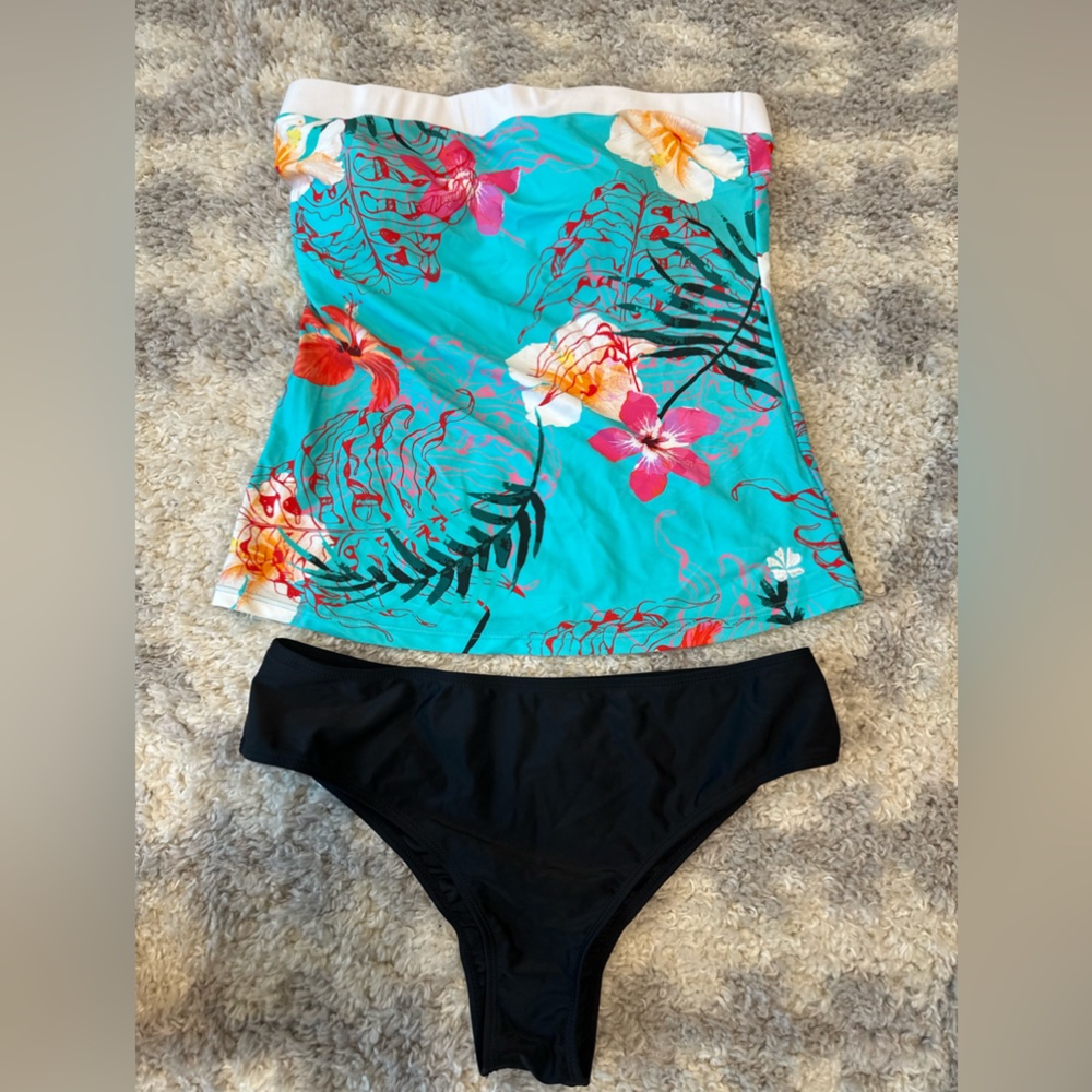 Hapari two piece swim suit size XL new without tags